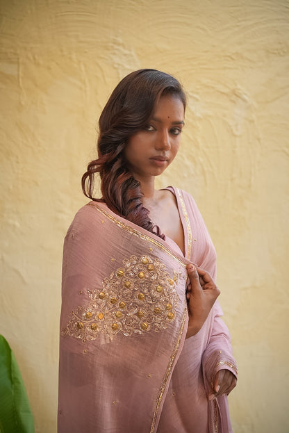Dusty Rose Chanderi Saree with Gold Zari Border & Embroidered Pallu